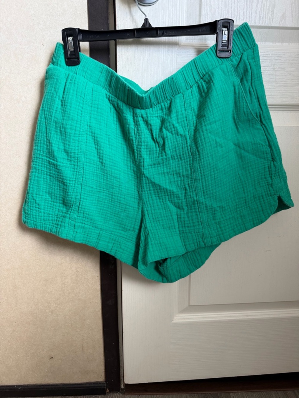 Universal Thread Green Women's Cottom Shorts Size Large